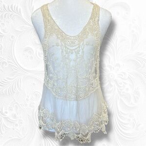 Sans Souci Ivory/Cream Lace Razorback Top Size Small